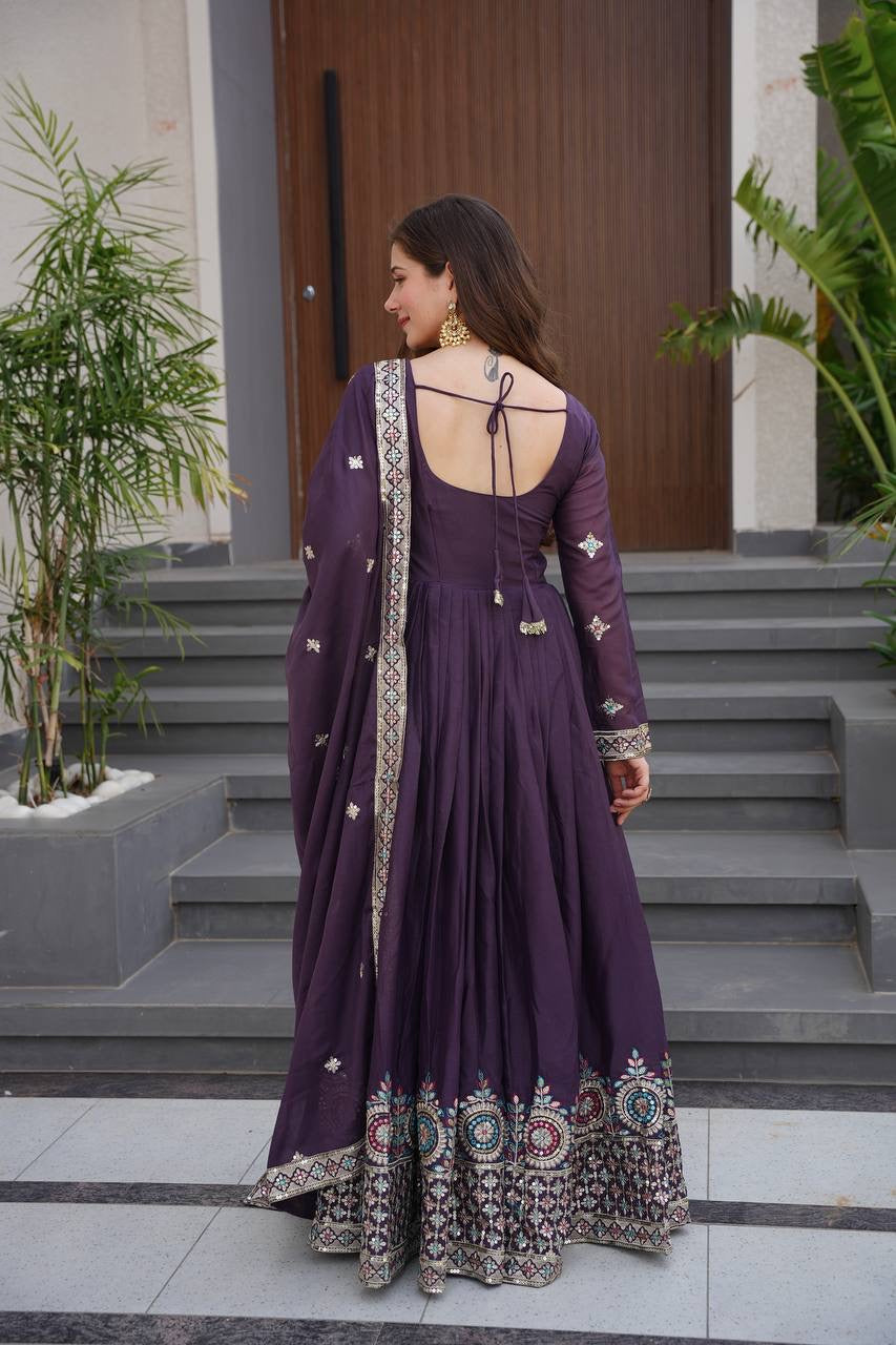 Heavy Diamond Silk work | Luxuryemporium |: Embroidery Threads & Sequins Work| ANARKALI