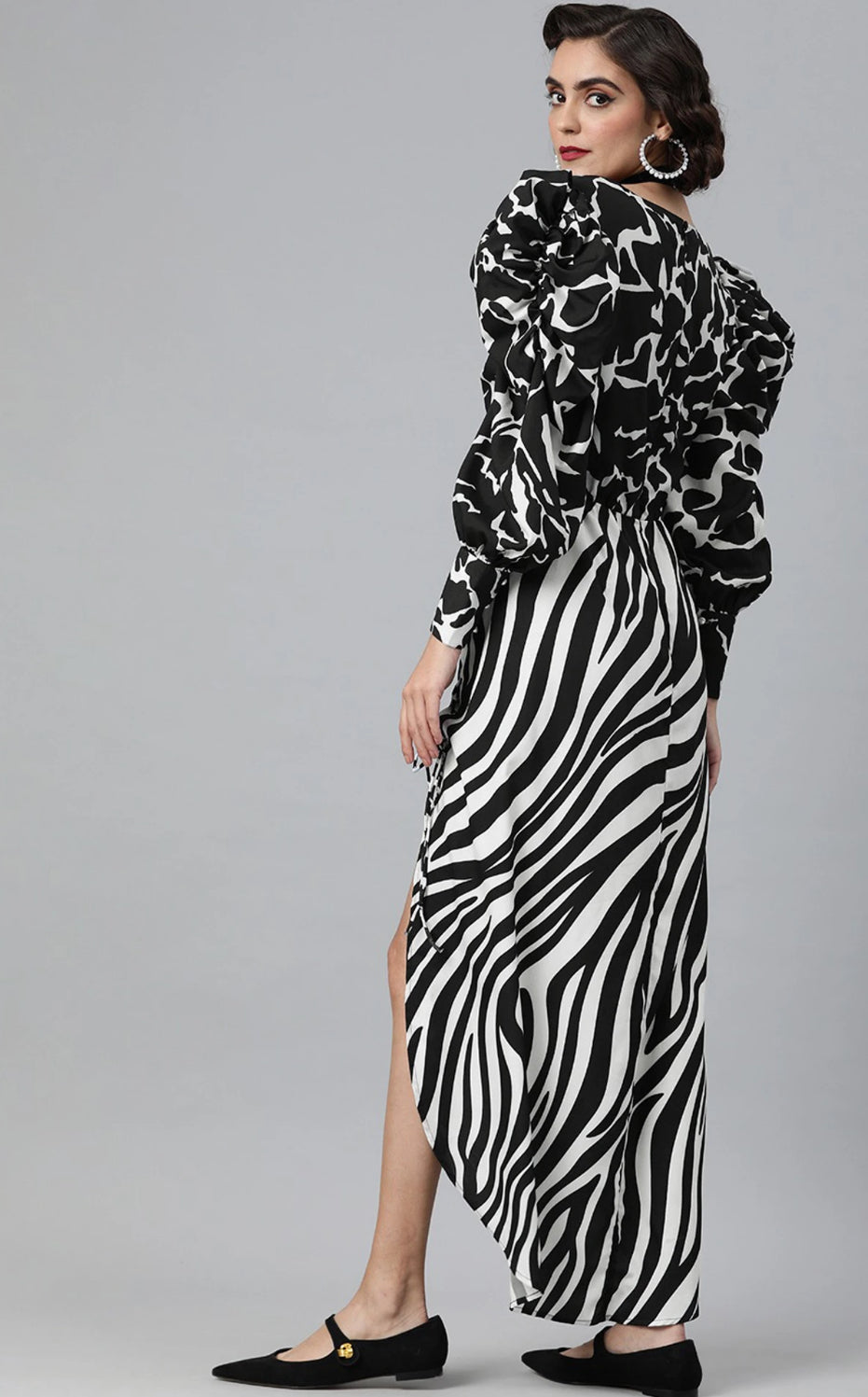 Luxury Emporium | Black & White Printed Fit & Flare Dress