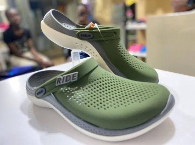Crocs lite ride green clogs