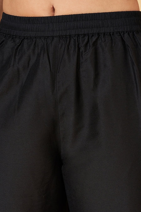 LUXURY EMPORIUM | Black Printed All - Over Festive Three-Quarter Sleeves V-Neck Women Regular Fit Kurta Set| RANGAMANCH KURTI