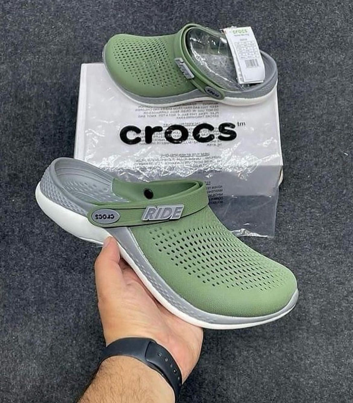 Crocs lite ride green clogs