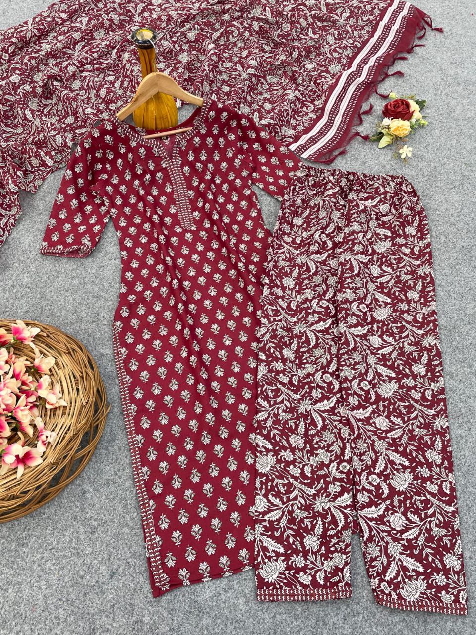 Manik wadrobe Kurta Dupatta with Gotta Work