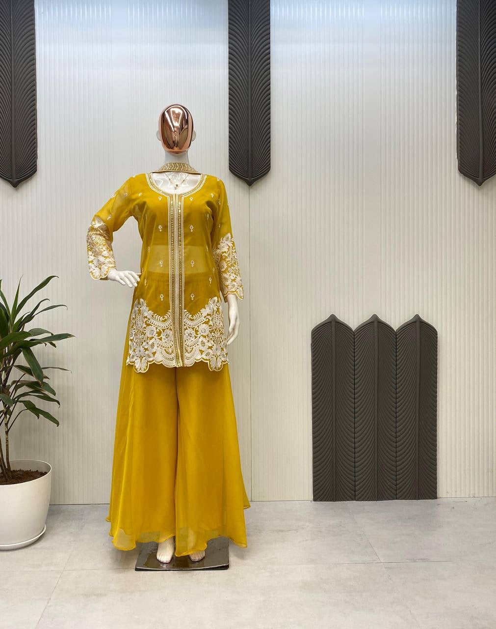 LUXURY EMPORIUM | NEW FOUR PIECE INDO-WESTERN OUTFIT FOR TRENDY WEDDING SEASON