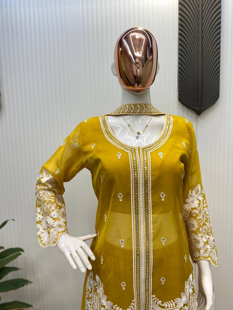 LUXURY EMPORIUM | NEW FOUR PIECE INDO-WESTERN OUTFIT FOR TRENDY WEDDING SEASON
