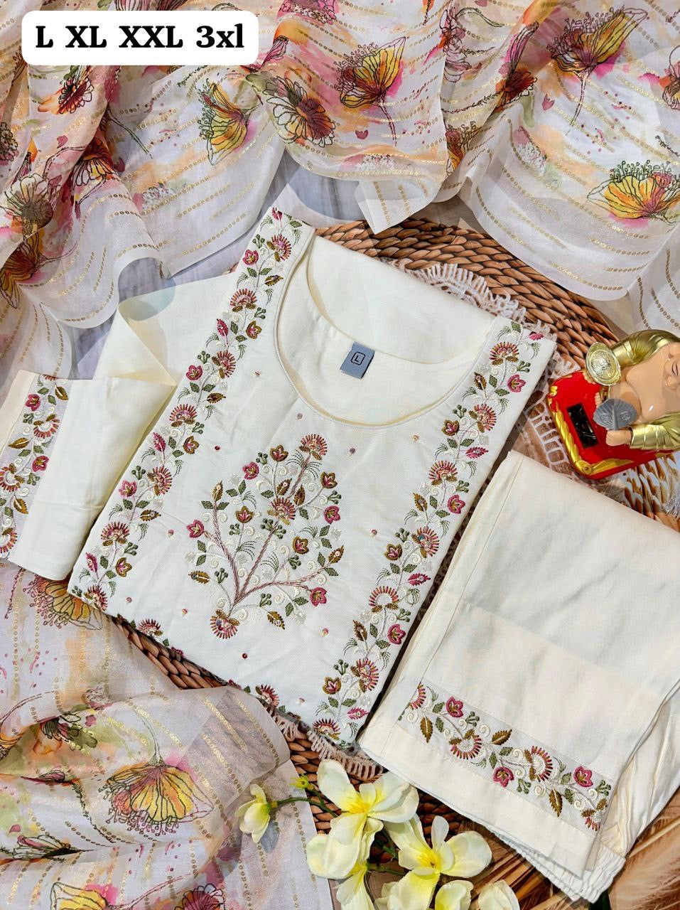 Luxury Emporium Muslin kurta set with Pants