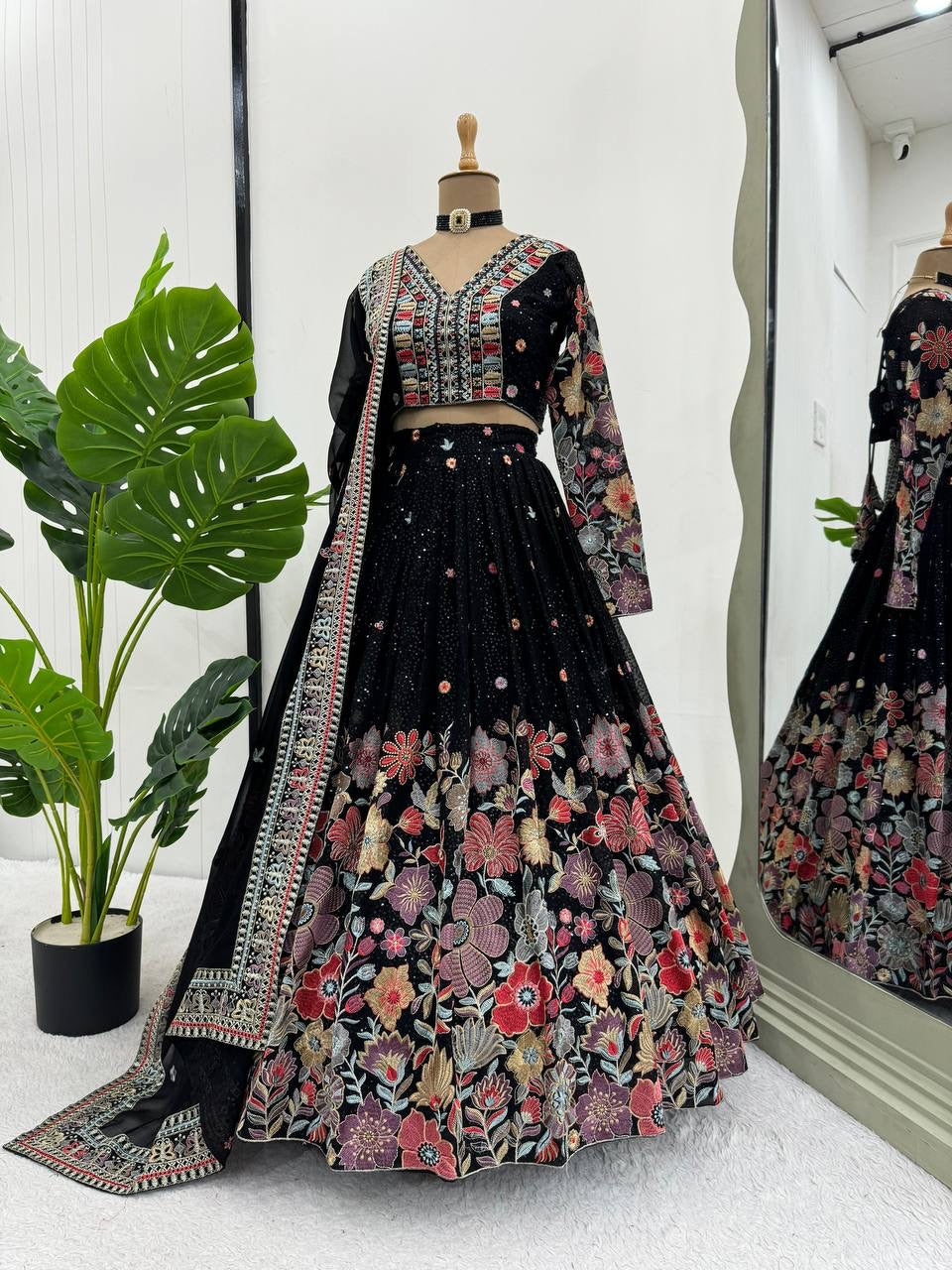 LUXURY EMPORIUM | BLACK LEHENGA CHOLI COCKTAIL PARTY|