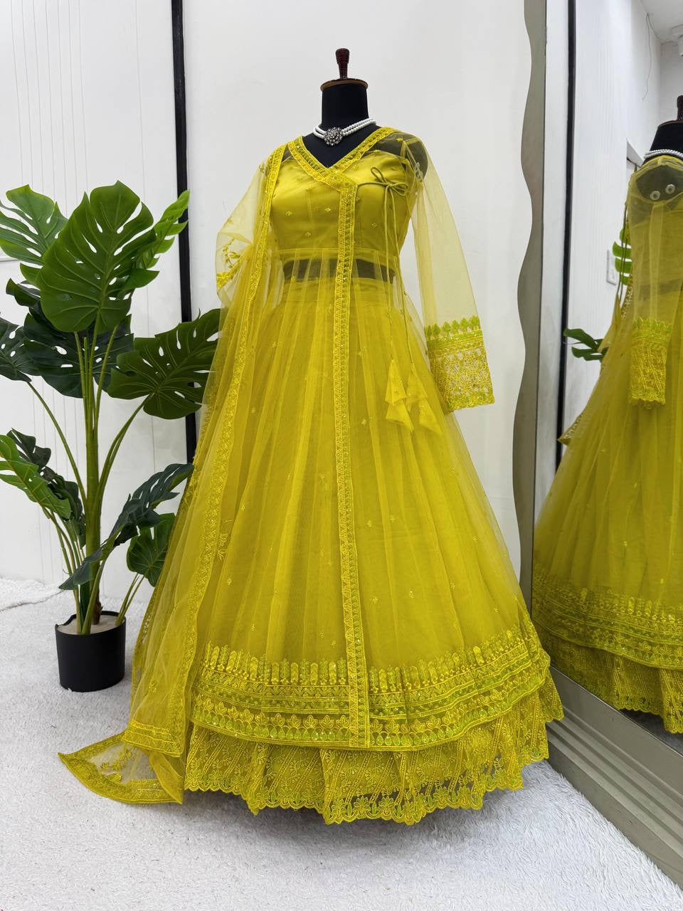 NOORZARA | Luxury Emporium | Partywear Set | Thread with Sequin Embroidery
