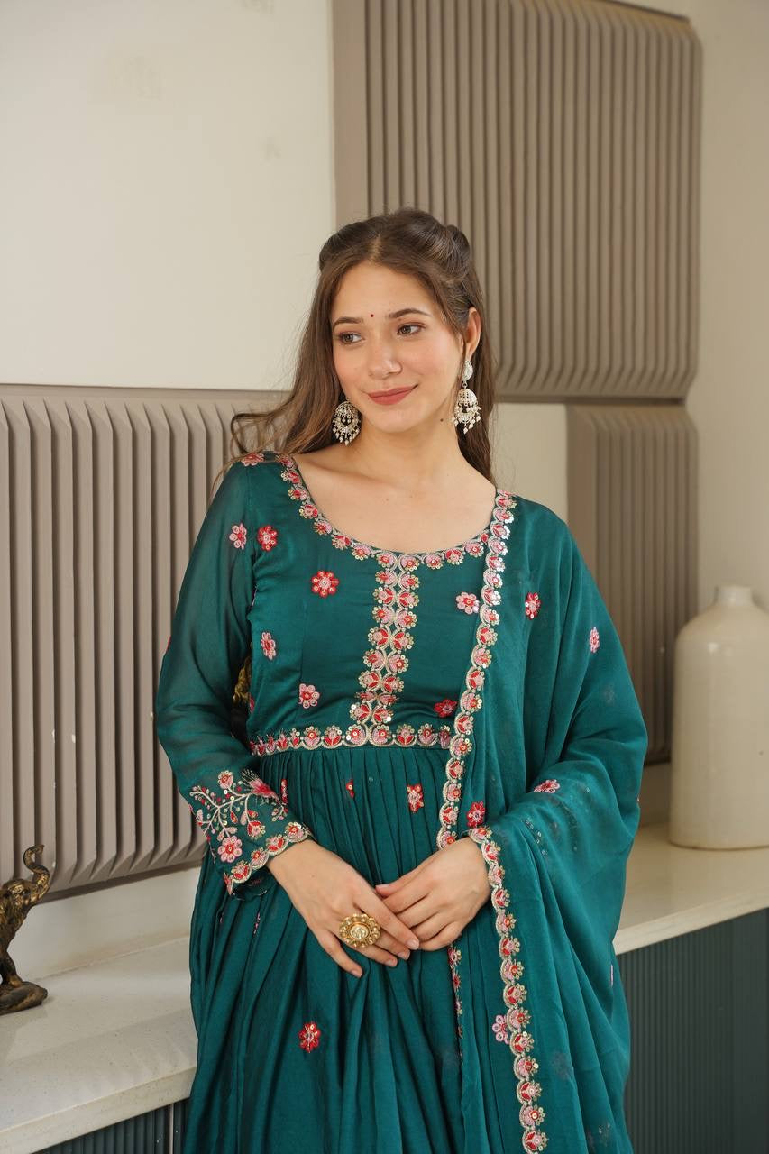 Jasmine| HeavyCrush embroidery | partywear| LUXURYEMPORIUM |