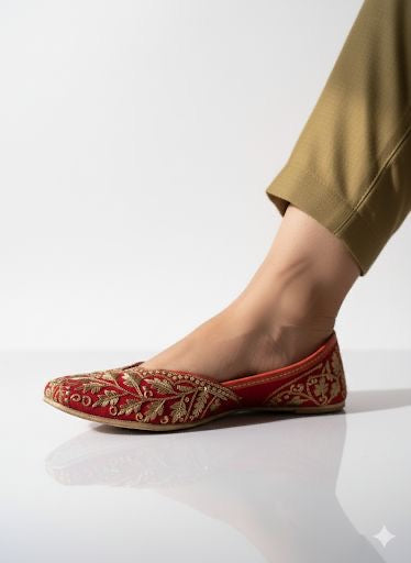 SWAG JUTTI |   RED TRADITIONAL EMBROIDERY HEAVY WORK |PARTYWEAR JUTTI MOJRI | LUXURYEMPORIUM | RAWSHOE|
