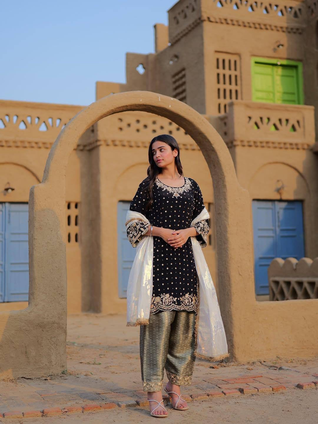 VELVET KURTI-PANT SET | ASMAN | LUXURYEMPORIUM |