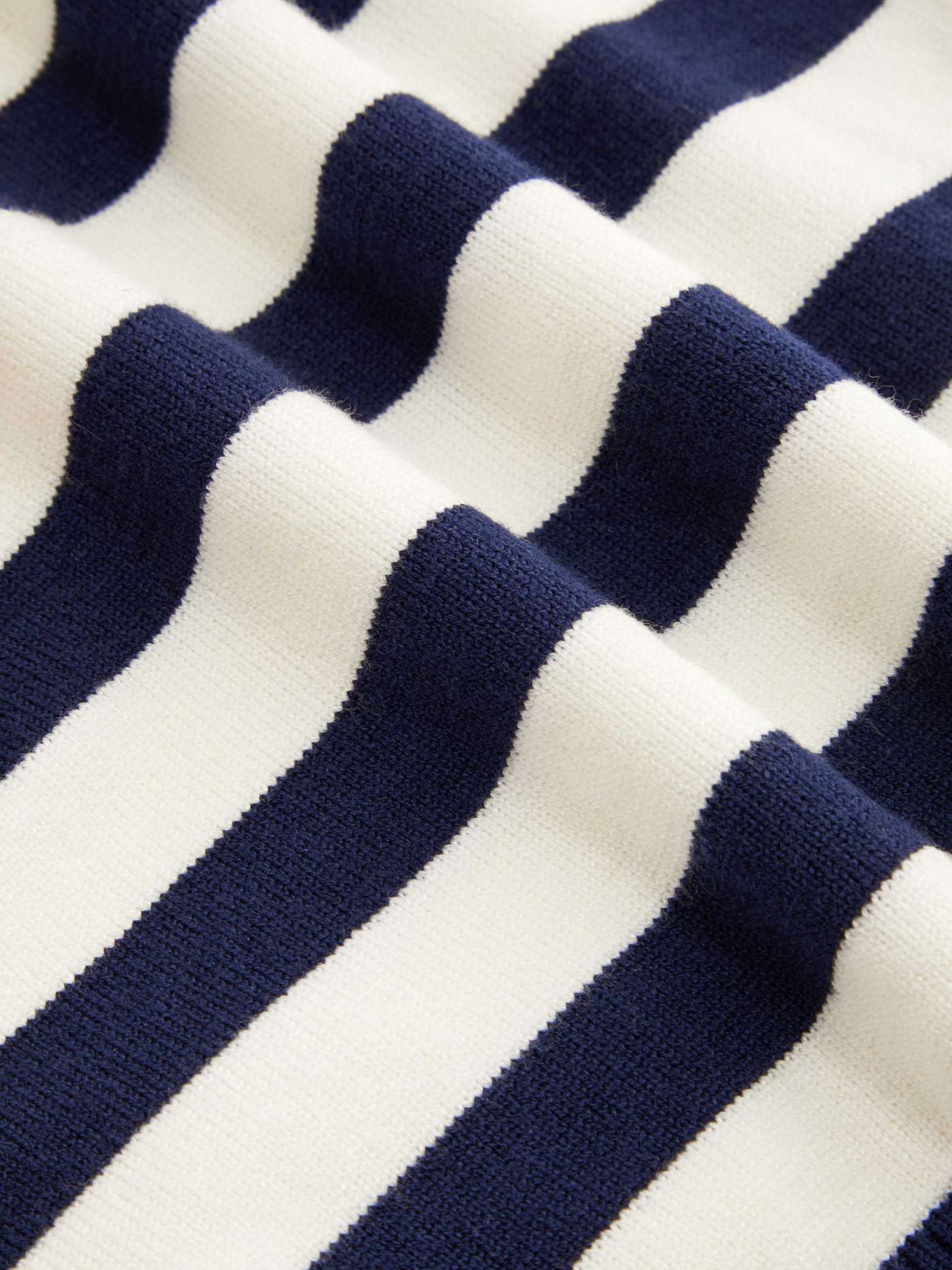 KNIT ROUND NECKLINE BEAR GRAPHIC STRIPED SWEATER CURVE & PLUS| Luxury Emporium | brand-reselling | BRAND- Cider