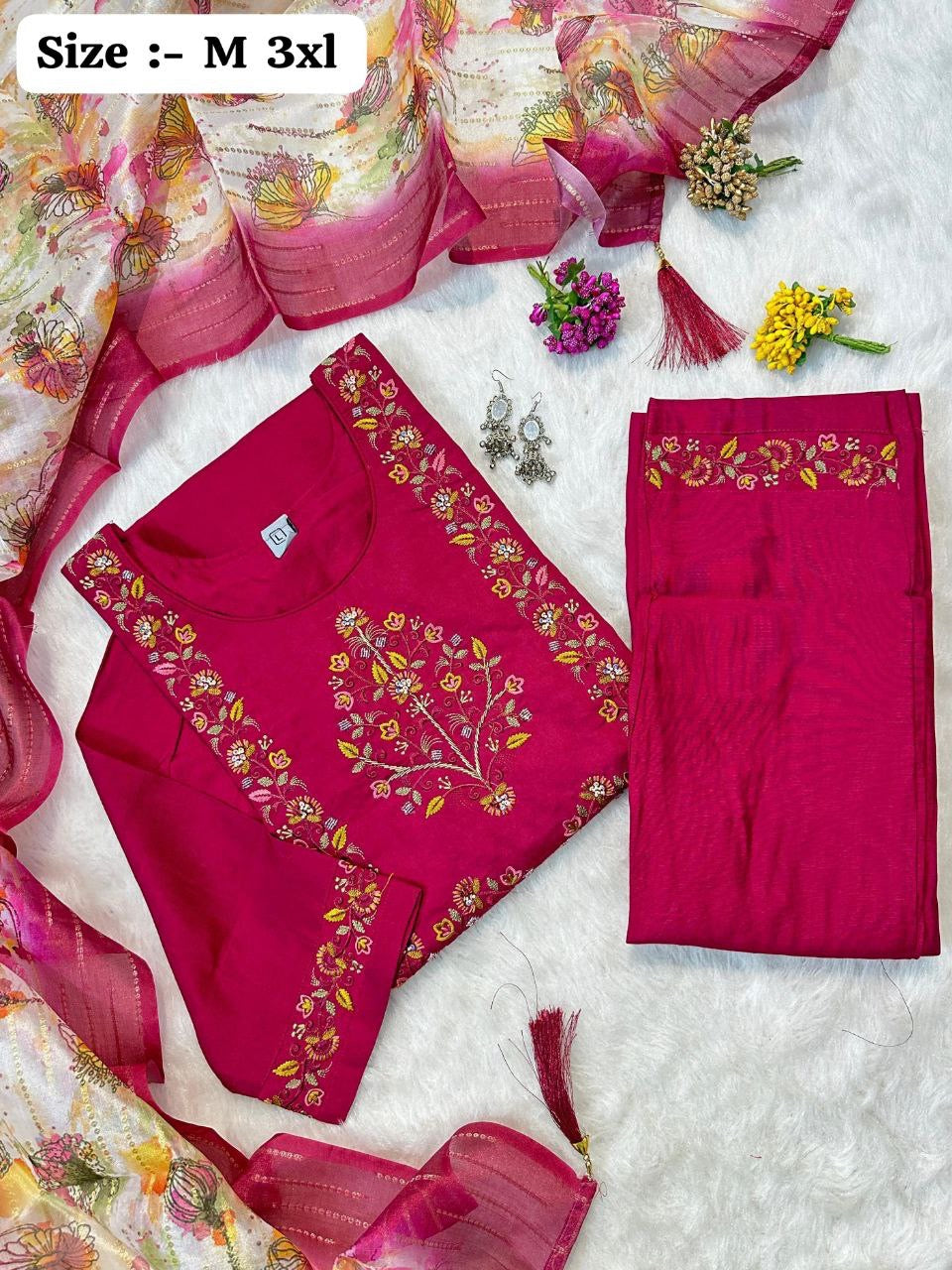 Luxury Emporium Muslin kurta set with Pants