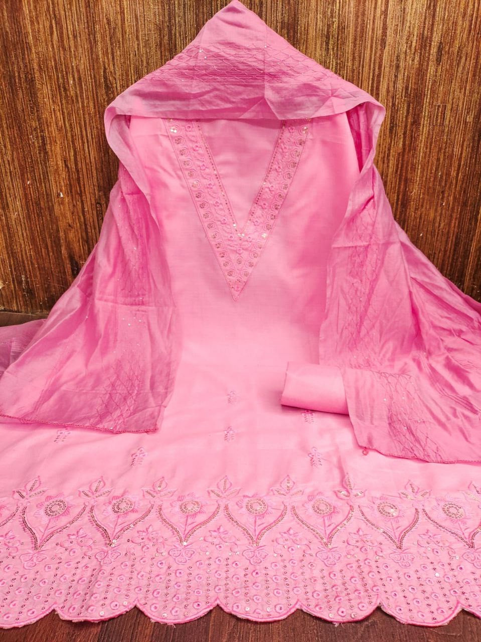 Exclusive Dress Material Suit  For WomenTop  ~ Luxury Emporium ~ Suit piece