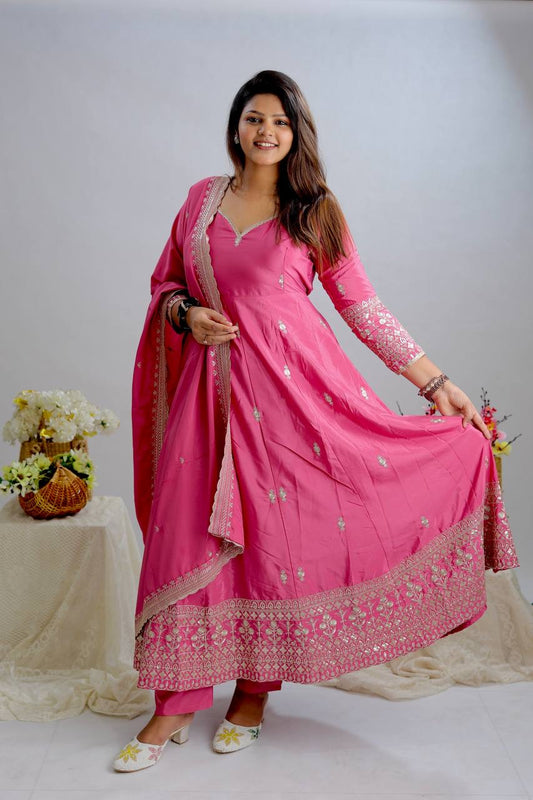 Heavy embroidery Crepe Suit set | LUXURYEMPORIUM | RaniColor