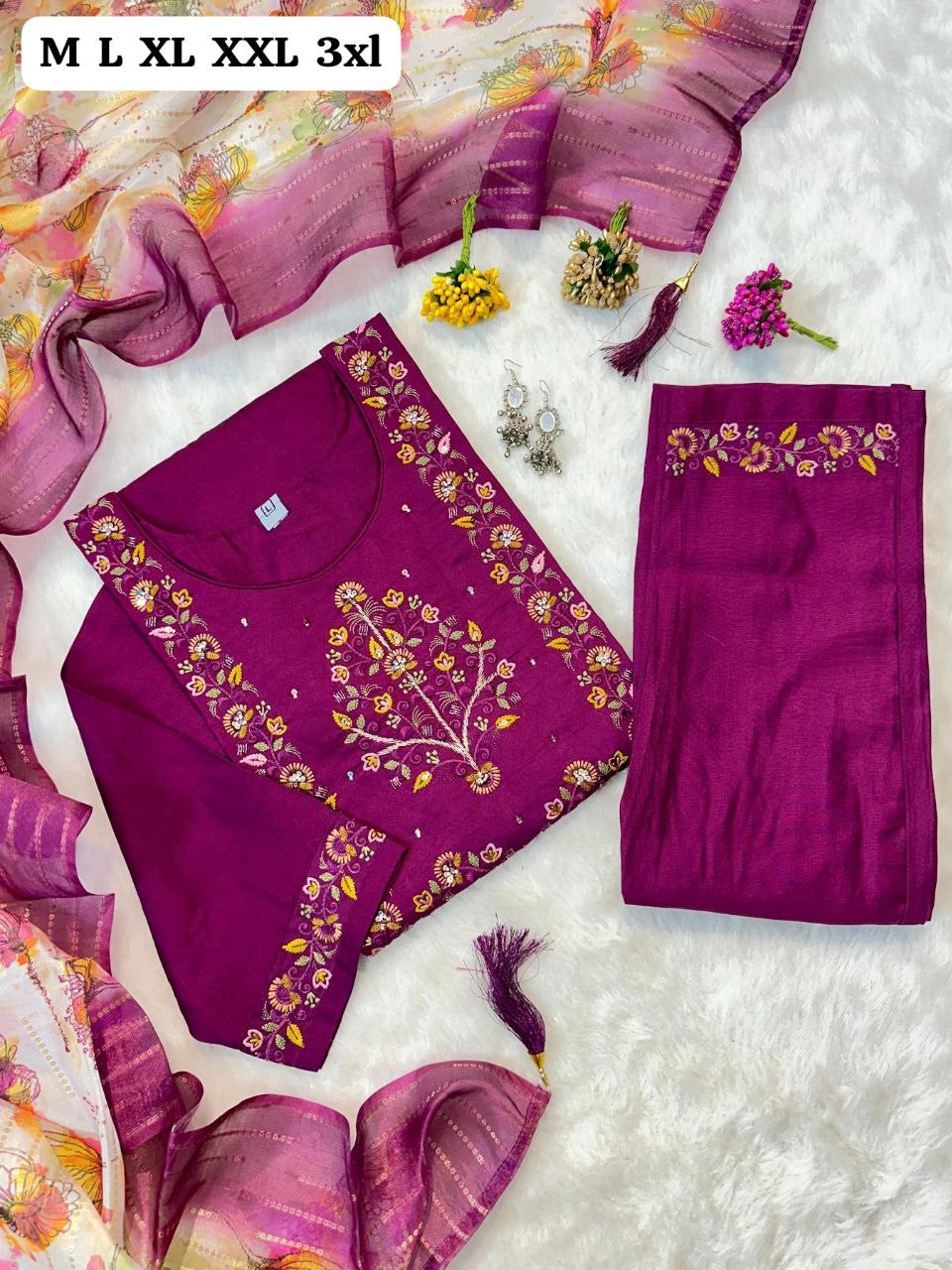 Luxury Emporium Muslin kurta set with Pants