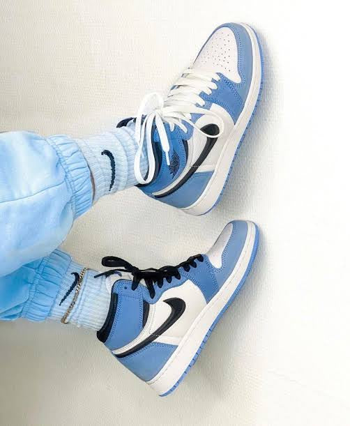 Nike Air Jordan retro 1 University blue 07