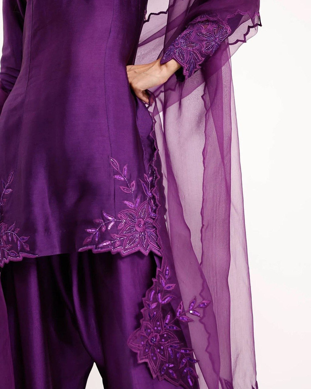 Rifat | LUXURY EMPORIUM | Natural crepe -PURPLE SHADE | FARSHI SALWAR KAMEEZ