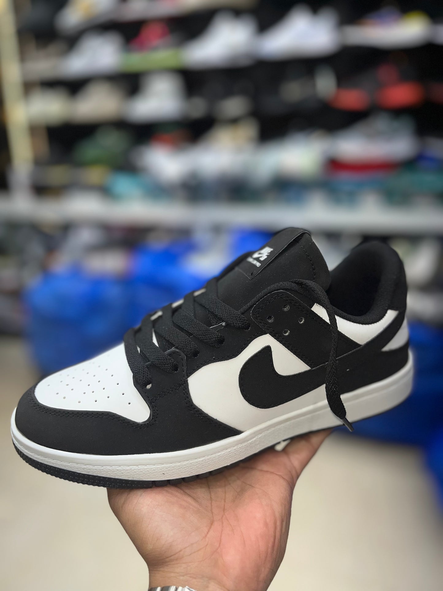 Nike Dunk Low Retro Black White Panda Size unisex